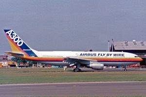 에어버스는 1986년에 표시된 대로 A300 등록 F-BUAD에서 플라이 바이 와이어를 시험했으며, 이후 A320을 생산했다.