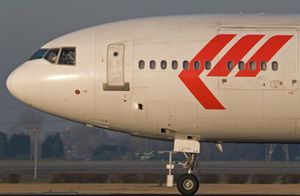마틴에어(Martinair) MD-11CF 전방 구역(전방 화물 도어 및 창문 포함)