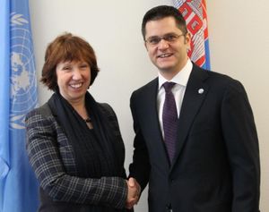 유럽 연합(EU) 외교·안보 고위대표 캐서린 애슈턴과 부크 예레미치 (2013년 2월)