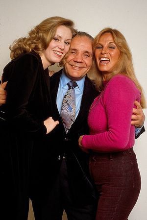 모리아티(왼쪽), 권투 선수 제이크 라 모타, 그리고 모리아티가 영화 분노의 주먹에서 연기한 비키 라 모타