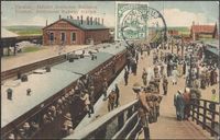 의화단 운동 시기 독일 군대가 옛 난징역의 이전 이름인 "올드 드래곤 헤드" 기차역(老龍頭車站)을 떠나는 모습을 담은 엽서