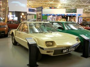 1967년 언론에 공개된 미드십 스포츠카 로버 프로토타입. BLMC 합병 이후의 정치적 상황으로 인해 이 모델은 생산되지 못했다.