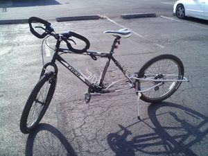 트렉 820 MTB 도너 자전거에 장착된 Xtracycle Free Radical