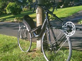 크루즈 실비오 (2009). 피보팅붐 전륜구동, 700C 로드바이크