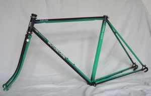 가장 일반적인 다이아몬드 프레임.