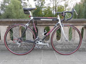 탄소 섬유, 알루미늄, 강철 복합 재료 프레임을 가진 자이언트 카덱스 자전거