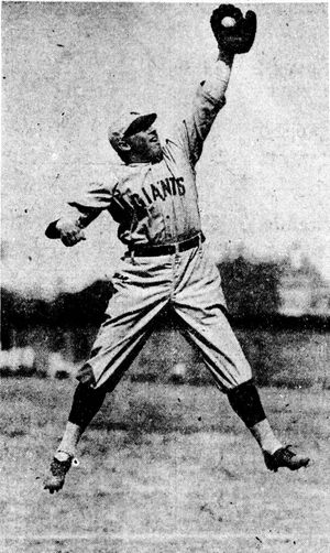 1922년 공을 낚아채는 영스의 모습