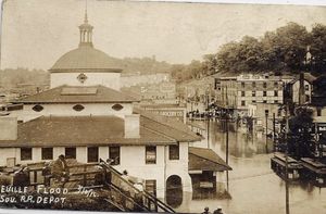 1916년 대홍수 당시의 기차역 거리