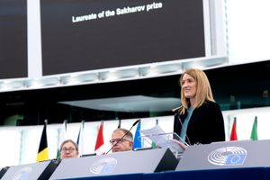 유럽 의회는 2023년 사하로프상 자유상을 지나 마흐사 아미니와 여성, 생명, 자유 운동에 수여했다