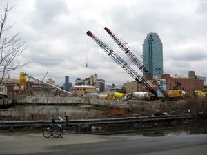 운하화된 더치 킬스의 북쪽 끝