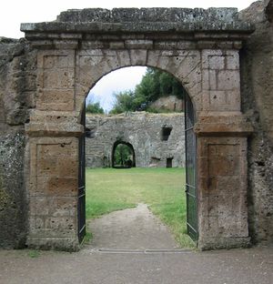 수트리 원형극장의 입구