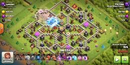 플레이어가 다른 플레이어의 마을을 공격하는 게임플레이 리플레이