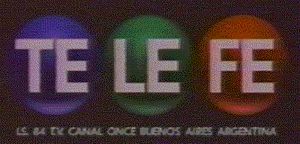 1990년대 텔레페의 등장은 상징적인 RGB 원 로고와 그 안에 흰색으로 쓰인 방송국 이름으로 시작되었다.