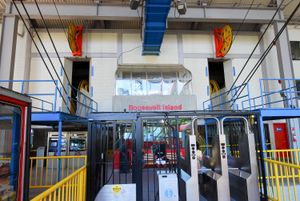 루스벨트 아일랜드 터미널의 개찰구