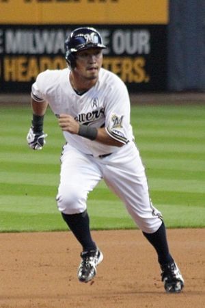 2013년 밀워키 브루어스에서 뛰고 있는 아오키