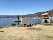 본조 24효의 등장인물 야에가키히메를 모델로 한 야자키 토라오 작의 동상이 스와호 위에 세워져 있다.