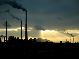 도쿠야마의 공장군