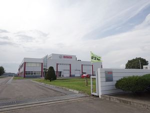 구 공항 활주로를 이용하는 보쉬 메만베쓰 기술 센터