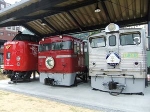 쿠하481-246, ED76 1, EF30 3 전두부 전시