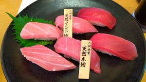 초밥에 사용된 남방참다랑어(윗줄)와 태평양참다랑어(아랫줄)