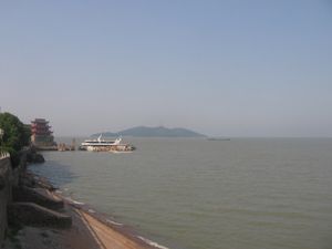 북쪽 해안에서 바라본 무산 섬