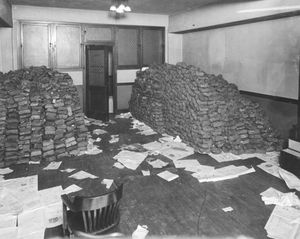 1917년, 출하를 기다리는 제1차 세계 대전 참전 군인들을 위한 크리스마스 선물