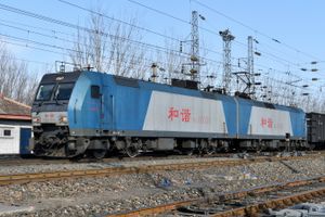 다퉁-친황다오 철도에서 운행 중인 HXD10151