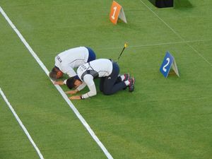 2016년 올림픽에서 금메달을 딴 후 코치와 함께 있는 구본찬