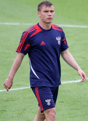 러시아 축구 국가대표팀 소속으로 훈련하는 이즈마일로프(2012년)