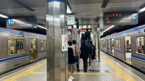 요쓰바시선 승강장