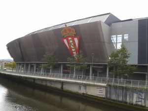 엘 몰리논, 필레스 강둑에 위치