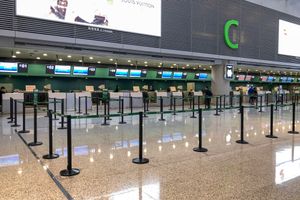 제2 터미널의 중국동방항공 체크인 구역