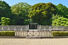 세이무 천황의 사키 타테나미노이케지리 능 (나라현나라시)