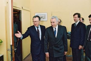 마르코비치, 1990년 3월 8일 브뤼셀에서 유럽 위원회 자크 들로르 위원장과 만남