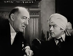 터한 베이와 함께, 계단의 그림자(1941)