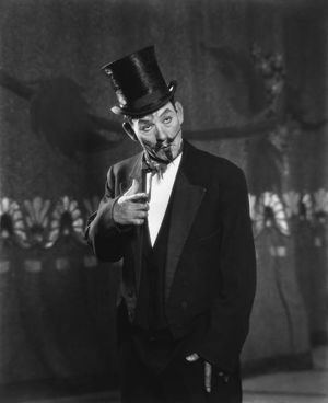 서부 Zanzibar (1928). 홍보 스틸. 마법사 파로스 역의 론 채니.