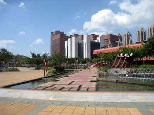 사틴 공원 주 광장.