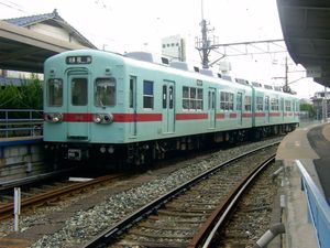 기타노 역에 정차한 600형 전동차(2004년)