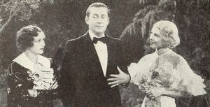 (좌에서 우로) 아를린 저지, 던, 로지나 로렌스가 출연한 웰컴 홈