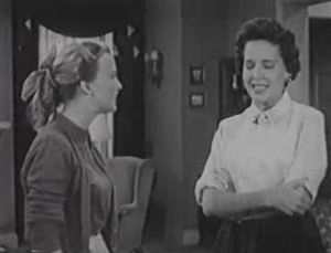 메리 브라이언과 앤 베이커가 출연한 만나자 코리스 아처