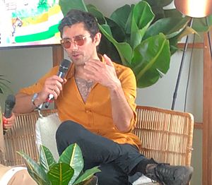 에어비트 원 2019에서 인터뷰 중인 Hollowell-Dhar