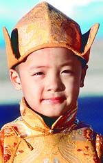 영화에서 어린 시절의 달라이 라마 역