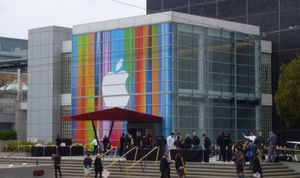 2012년 9월 12일 아이폰 5가 공개된 샌프란시스코의 예르바 부에나 예술 센터