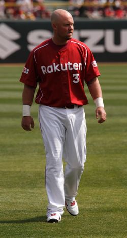 케이시 맥게히가 도호쿠 라쿠텐 골든이글스에서 뛰고 있는 모습