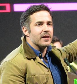 숀 바나만은 워킹 데드의 대부분을 연출하고 집필했다.