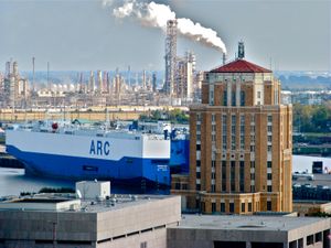 정유 공장, 보몬트 항구, 제퍼슨 카운티 청사