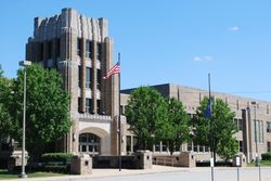 사우스벤드 커뮤니티 학군의 존 아담스 고등학교