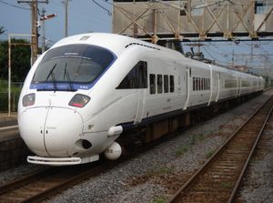 885계 화이트 소닉 특급 전동차