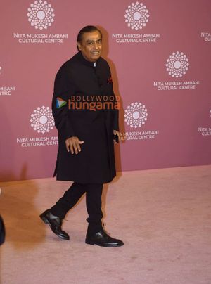 무케시 암바니, 니타 무케시 암바니 문화 센터 갈라 2일차 참석