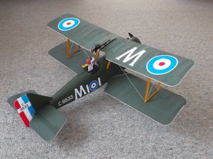 E-flite ARF 키트로 제작된 S.E.5a 1차 세계 대전 항공기 무선 조종 모델. ARF는 RTF와 달리 추가 조립과 부품 구매가 필요하다.